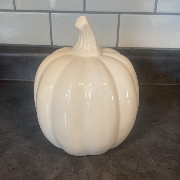 Ceramic Light up Halloween Pumpkin - Picture 2 of 5